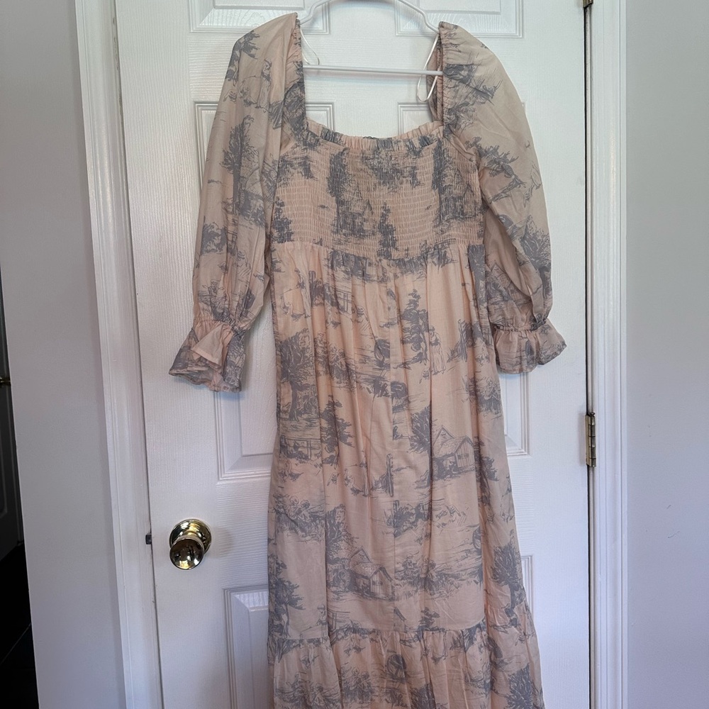 Elegant Cream and Gray Women's Dress